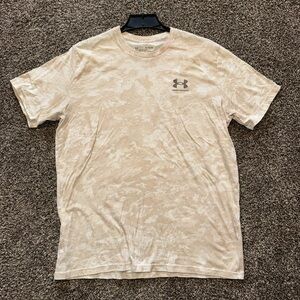 Men’s XL Under Armour T-Shirt